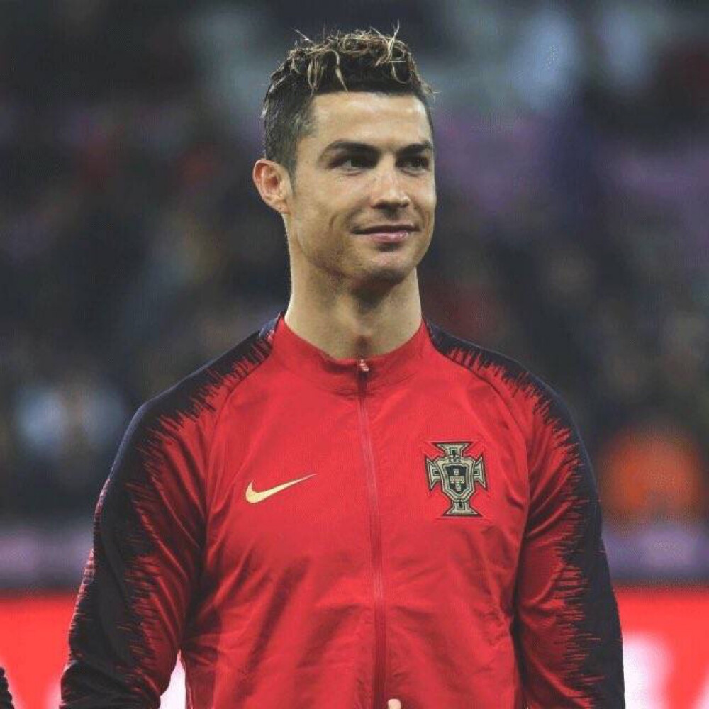 英媒：土耳其一名银行女经理诈骗球员3300万镑，被判入狱102年