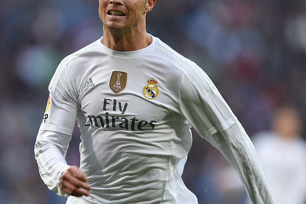 英超官方晒近两年圣诞积分榜：利物浦和阿森纳同分领跑（英超发布近两年圣诞前积分榜：利物浦与阿森纳并列榜首）