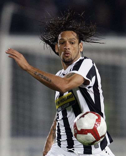 身体对抗硬得离谱