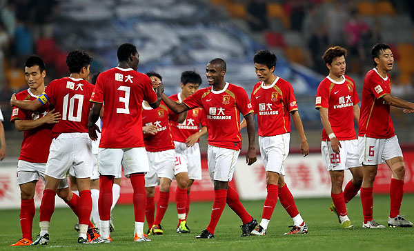 吉梅内斯成功接受脚踝手术，社媒发文：手术顺利，很快再见！（吉梅内斯脚踝手术圆满完成，社媒报平安：一切顺利，期待早日相见）