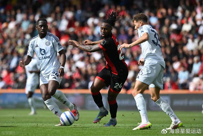 年仅18岁！库巴西已代表巴萨出场100次（18岁天才库巴西迎来为巴萨第100次出场）