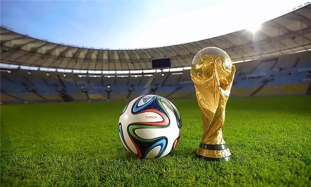 记者：兰克尔-泽经常在赛前要钱，首发迟迟不定也有他的原因