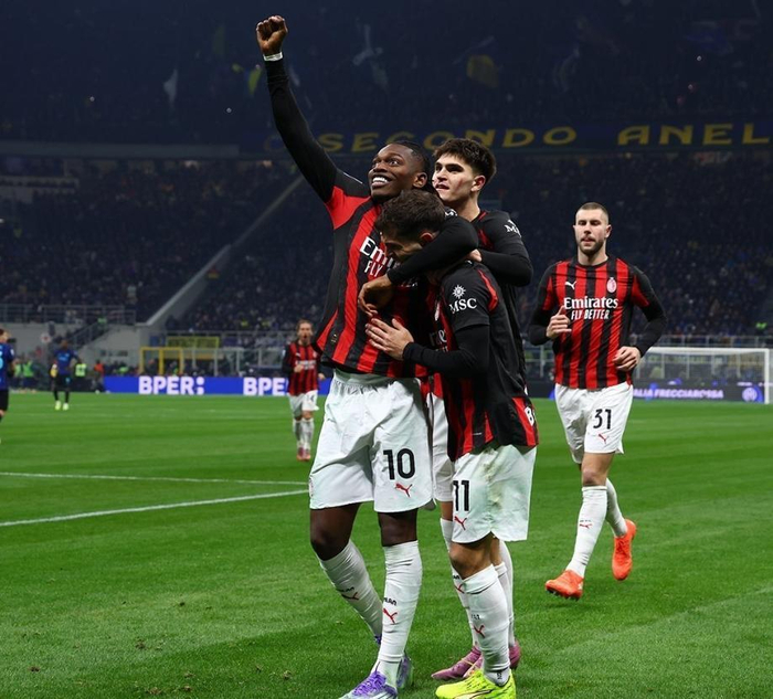 天空体育：阿森纳正与萨卡就一份长期合同进行谈判，进展顺利（天空体育：阿森纳与萨卡推进长期合约谈判，形势乐观）