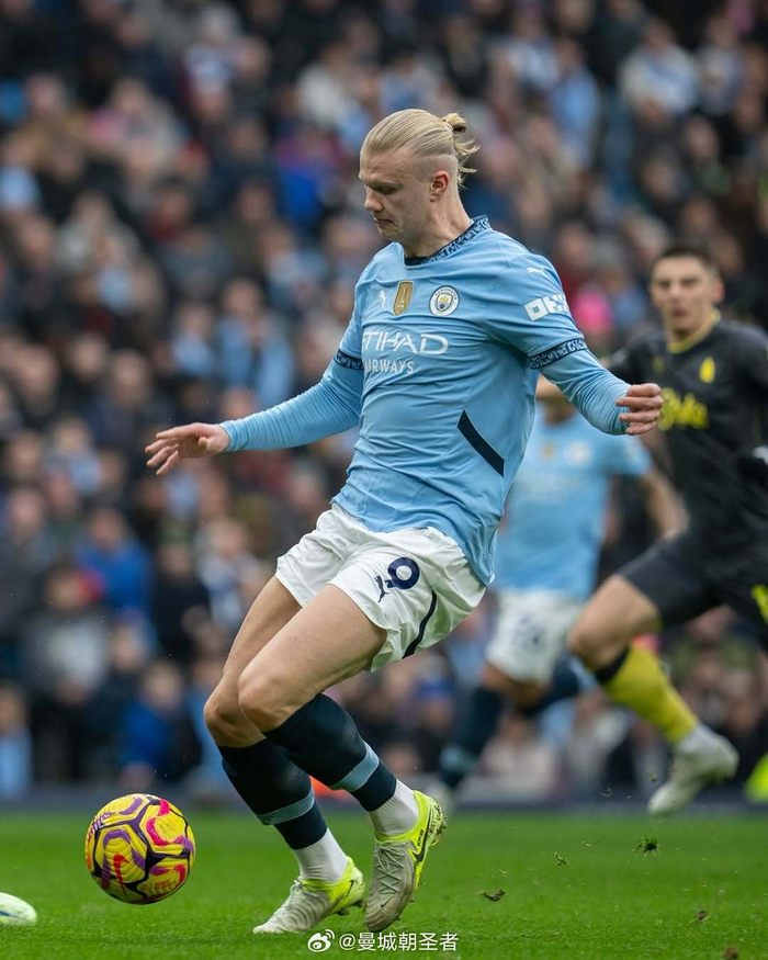 缺兵少将的上海海港，是中超唯一没有输给柔佛新山的球队（人手短缺仍不败，上海海港成中超唯一未输柔佛新山的球队）