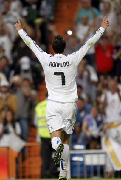 希勒谈B费受伤：曼联任何时候失去他都很糟糕，他是球队支柱（希勒评B费伤情：曼联无论何时失去他都是巨大打击，他是球队核心）