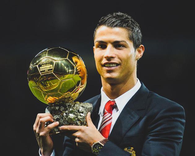 德转意甲本赛季身价涨幅最高11人阵容：帕斯暴涨3000万欧领衔（德转评意甲本季身价涨幅最大11人阵：帕斯领跑，身价飙升3000万欧）