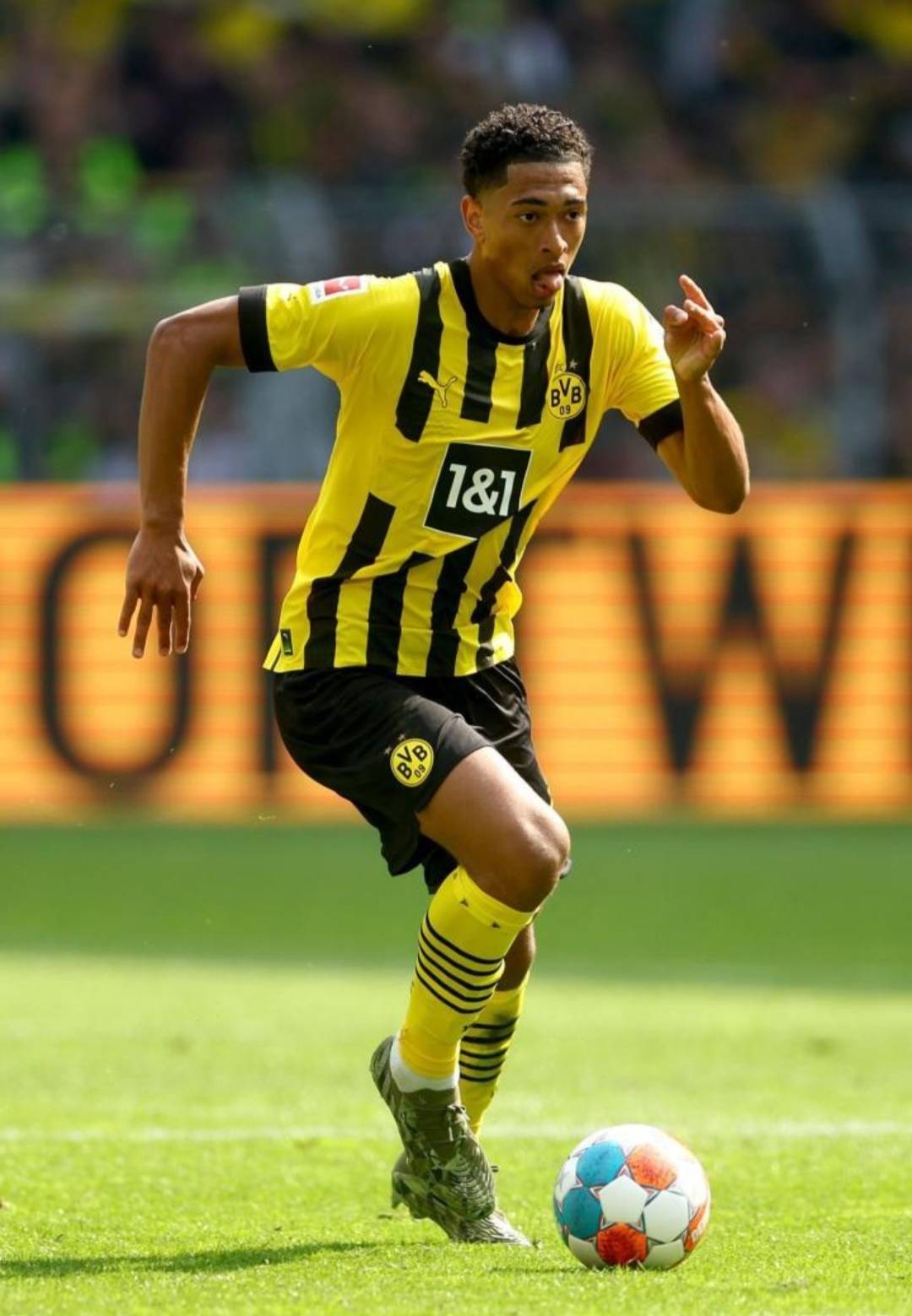 意甲半场：伊尔迪兹双响，埃斯波西托破门，尤文2-1卡利亚里（半场战报：伊尔迪兹梅开二度，埃斯波西托建功，尤文暂2-1领先卡利亚里）