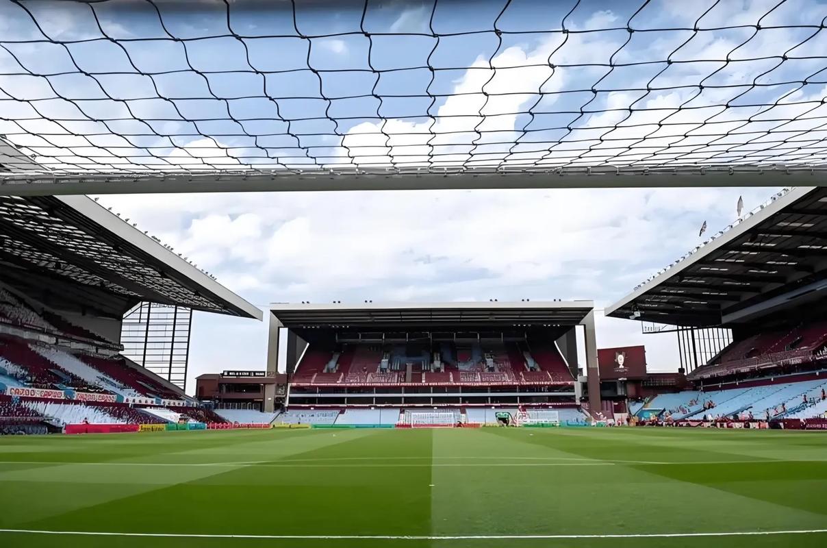 图片报：特狮12月中旬复出，巴萨准备在冬窗接受租借协议（德媒称特尔施特根预计12月中旬回归，巴萨冬窗或接受租借方案）