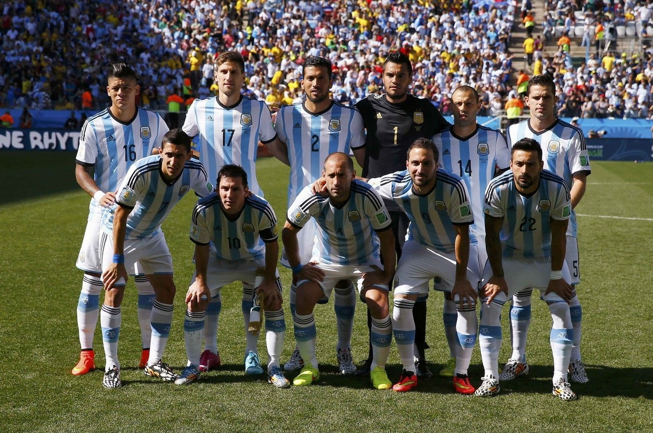 阿斯：巴萨本赛季球场外事务增多，弗里克比上赛季更加情绪化