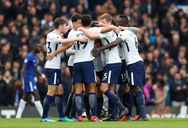 李璇：三镇开出国内球员顶薪与邓涵文续约，但没能续约成功