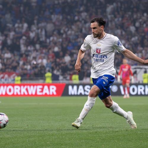 欧冠：巴黎2-1战胜曼联