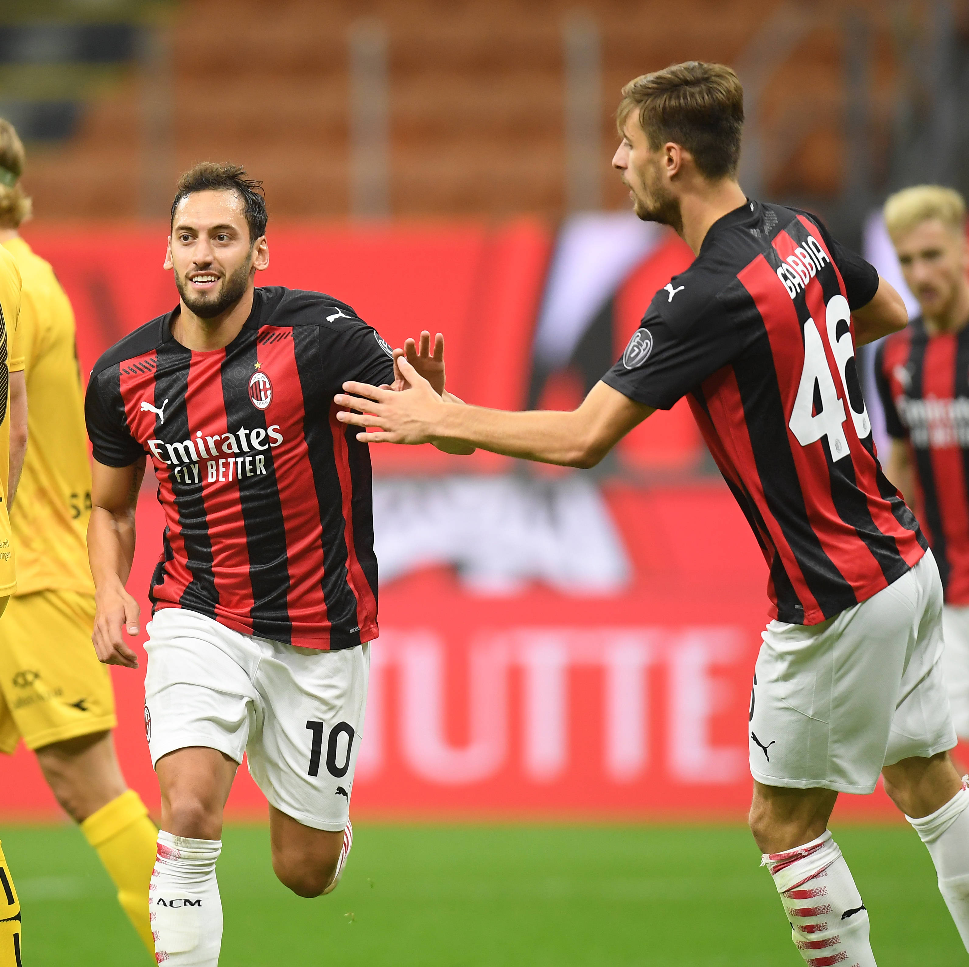 国安内部人士：传闻说俱乐部要解散、欠薪8个月都是谣言